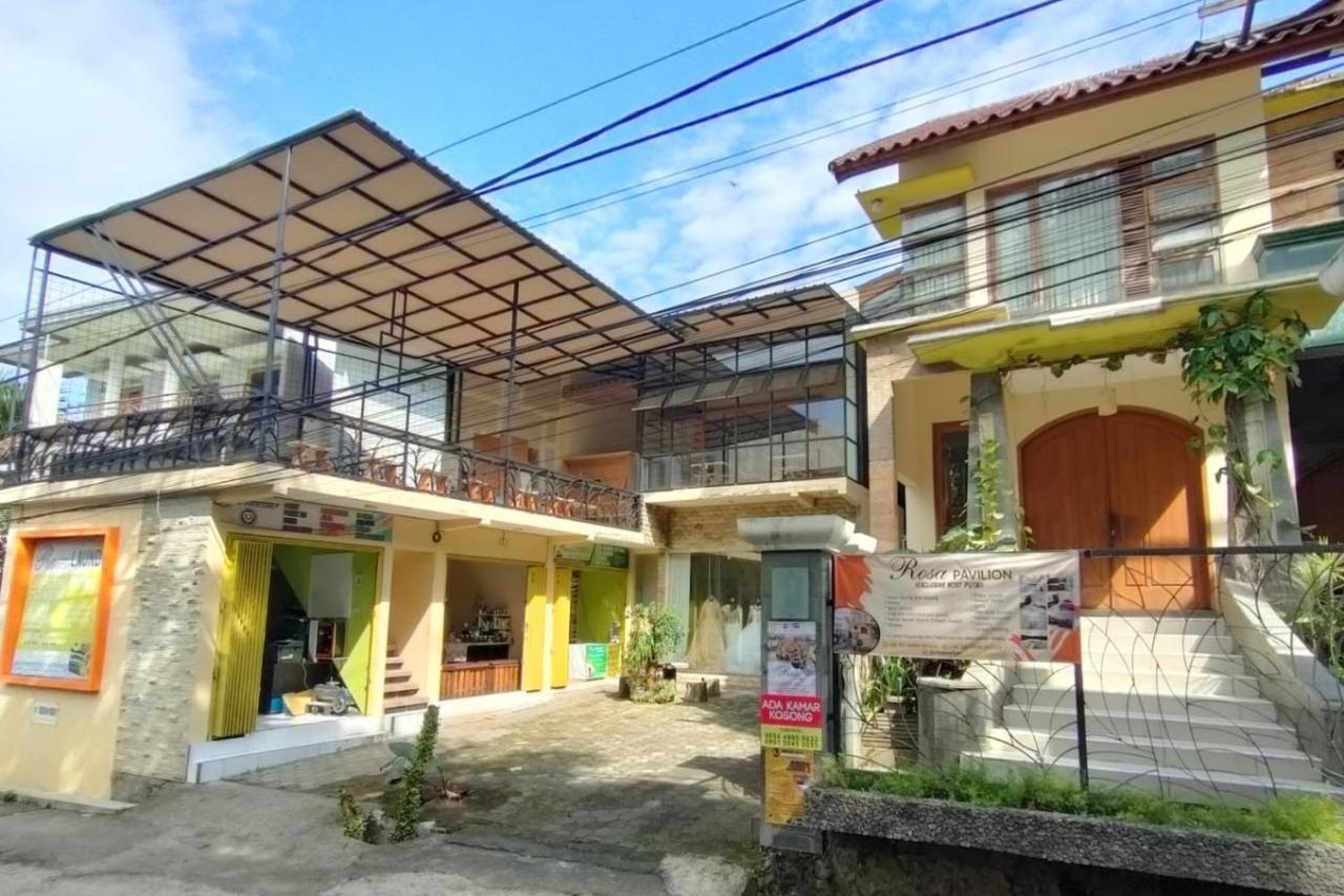 Rosa Pavilion Syariah Redpartner Malang Exterior foto